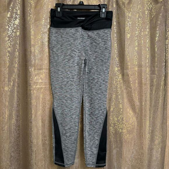 Manduka Heather Gray Black Cut Out Waist Capri Leggings Small NWOT - Picture 1 of 9